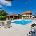 Peaceful Murvica Pool, Garden, And Modern Comfort - Two Bedroom With Private Pool Apartamento *