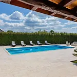 Peaceful Murvica Pool, Garden, And Modern Comfort - Two Bedroom With Private Pool Apartamento