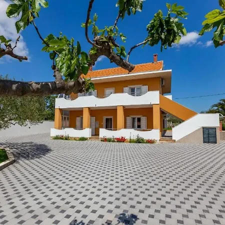 Lägenhet Peaceful Murvica Pool, Garden, And Modern Comfort - Two Bedroom With Private Pool *