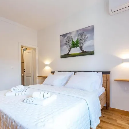 Apartamento Peaceful Murvica Pool, Garden, And Modern Comfort - Two Bedroom With Private Pool *