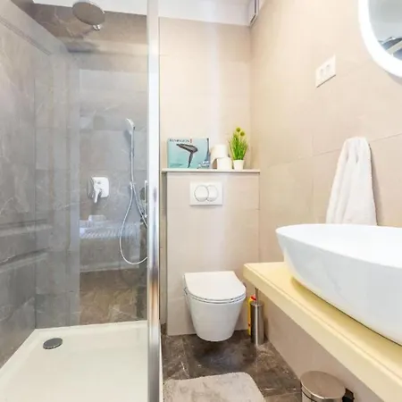 Apartament Peaceful Murvica Pool, Garden, And Modern Comfort - Two Bedroom With Private Pool *