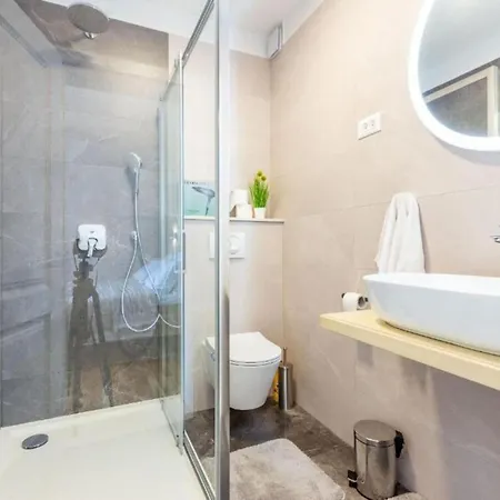Peaceful Murvica Pool, Garden, And Modern Comfort - Two Bedroom With Private Pool Zára
