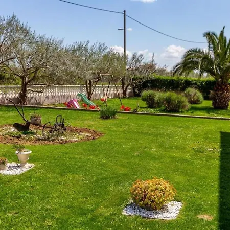 Apartament Peaceful Murvica Pool, Garden, And Modern Comfort - Two Bedroom With Private Pool *