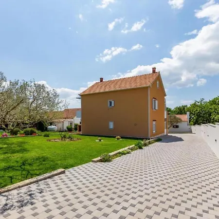 Apartament Peaceful Murvica Pool, Garden, And Modern Comfort - Two Bedroom With Private Pool
