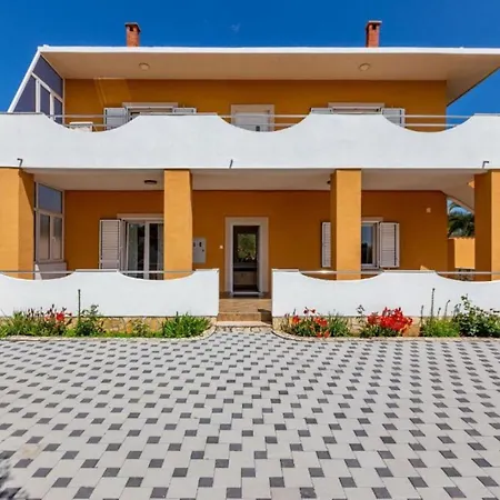 Peaceful Murvica Pool, Garden, And Modern Comfort - Two Bedroom With Private Pool * Zára